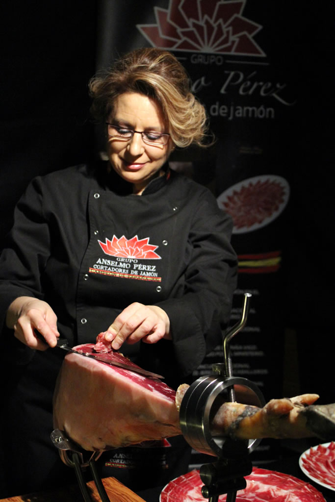 María José: Cortador de Jamón